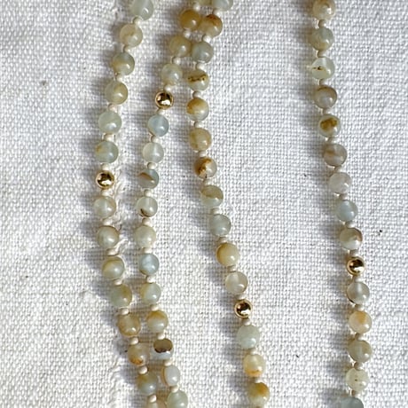 8・where light drifts necklace
