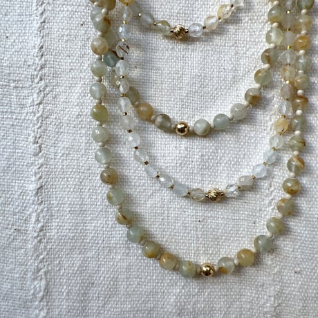 8・where light drifts necklace