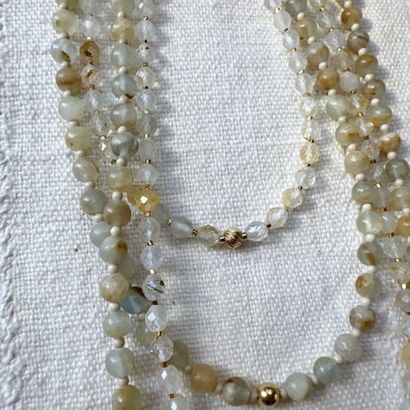 8・where light drifts necklace