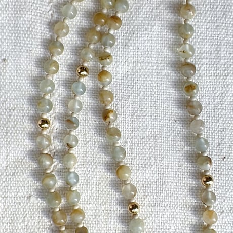 8・where light drifts necklace