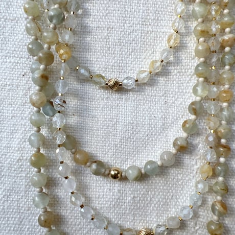 8・where light drifts necklace