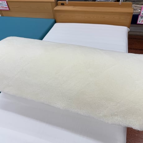 当店オリジナル　白の高級ムートンシーツ　毛長35mm　AQフロント入り