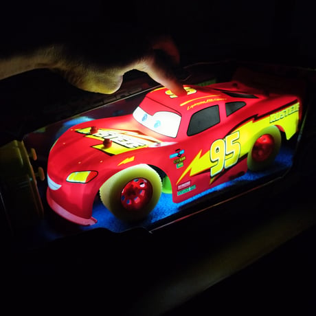 Jada Toys ピクサー カーズ  ライトニング・マックイーン　Glow Racers 1:14スケール ライトアップ RC