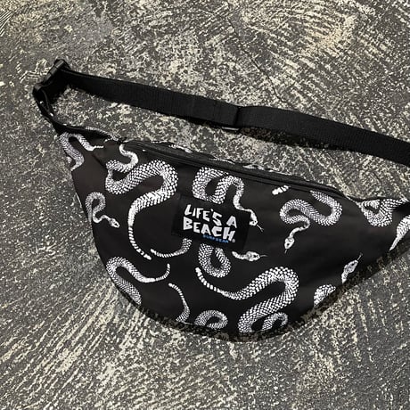 【 LIFE’S A BEACH 】“SNAKE” LARGE WAIST POUCH ( BLACK × WHITE )