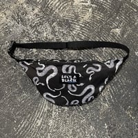 【 LIFE’S A BEACH 】“SNAKE” LARGE WAIST POUCH ( BLACK × WHITE )