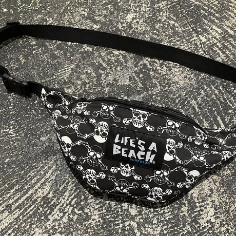 【 LIFE’S A BEACH 】“SKULLS” SMALL WAIST POUCH ( BLACK × WHITE )