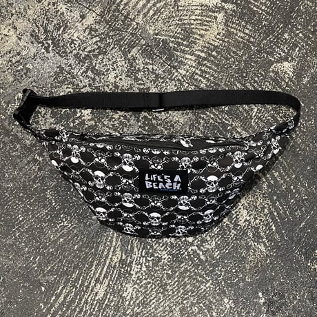【 LIFE’S A BEACH 】“SKULLS” LARGE WAIST POUCH ( BLACK × WHITE )
