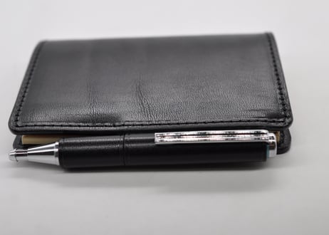 ★送料込み★本革手帳（ノート）カバー★A7サイズ★栃木レザー　ピット本ヌメ（ブラック）★