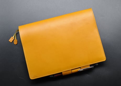 ★送料込み★本革手帳カバー★Ａ５サイズ★ほぼ日手帳カズン、NOLTY A5ウィークリーなど★栃木レザー　ピット本ヌメ(キャメル）特A★
