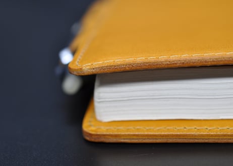 ★送料込み★本革手帳カバー★Ａ５サイズ★ほぼ日手帳カズン、NOLTY A5ウィークリーなど★栃木レザー　ピット本ヌメ(キャメル）特A★
