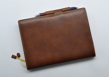 ★送料込み★本革手帳（ノート）カバー★Ａ５サイズ（ほぼ日手帳カズン、NOLTY A5 ウィークリーなど）★ヌメ革（シボソフト）ブラウン★