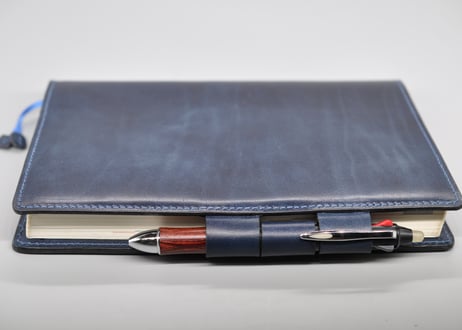 ★送料込み★本革手帳（ノート）カバー★Ａ５サイズ（ほぼ日手帳カズン、NOLTY A5 ウィークリーなど）★ヌソフトメ革（アンティーク染め）ネイビー★