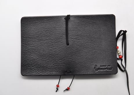★送料込み★トラベラーズノートカバー★パスポートサイズ★姫路レザー　タンニン　シュリンクオイルヌメ(黒)★①