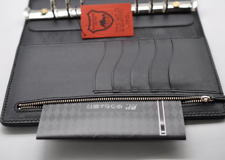 ★送料込み★システム手帳★Ａ５サイズ★リング内径２５ｍｍ★栃木レザー　オイルサドル（ブラック）★