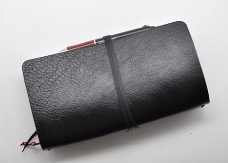 ★送料込み★トラベラーズノートカバー★レギュラーサイズ★姫路レザー　タンニン　シュリンクオイルヌメ(黒)★①