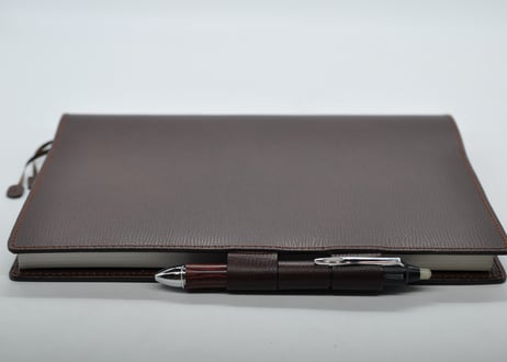 ★送料込み★本革手帳（ノート）カバー★B5サイズ★角シボ型押し牛革（チョコ）★