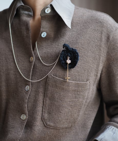 SKi stock broach necklace