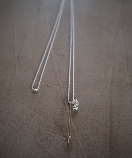 SKi stock broach necklace