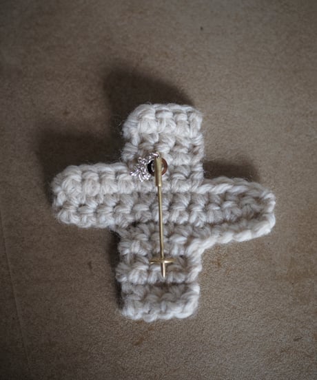 SKi stock broach necklace