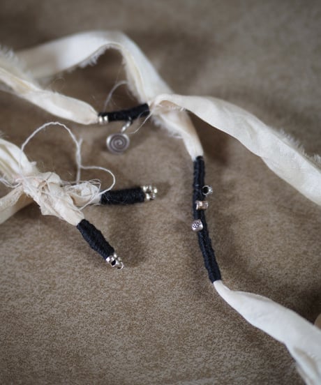 paisley necklace -offwhite Dalmatian-