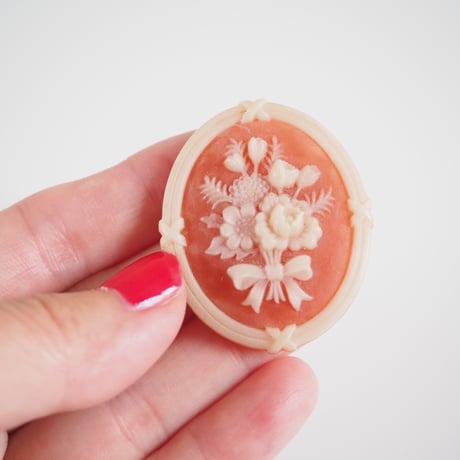 【アメリカ買付】Special price【スペシャルプライス】AVONエイボン フラワーブーケ ルーサイト カメオブローチ / ヴィンテージ・コスチュームジュエリー