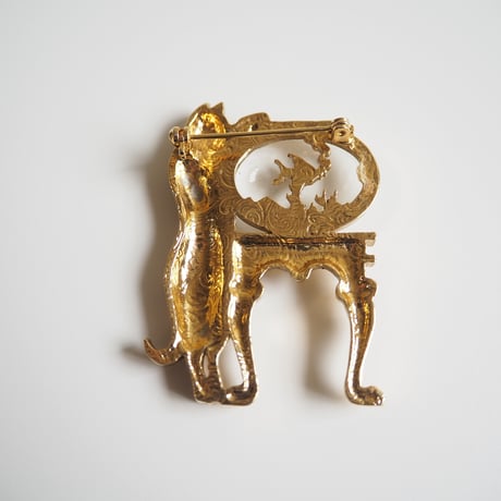 【アメリカ買付】Special price【スペシャルプライス】1928 キャット 猫  クリアルーサイト 金魚鉢 ブローチ/ ヴィンテージ・コスチュームジュエリー