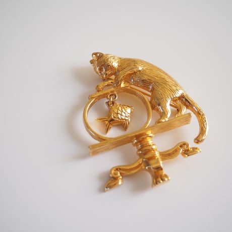 【アメリカ買付】Special price【スペシャルプライス】 AVONエイボン  猫キャットフィッシュ ブローチ / ヴィンテージ・コスチュームジュエリー