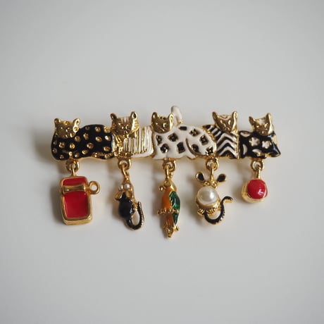 【アメリカ買付】猫キャット モチーフ エナメル ブローチ / ヴィンテージ・コスチュームジュエリー