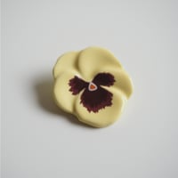 Special price【スペシャル プライス】AVON エイボン ポーセリン 陶器 イエロー パンジー ブローチ / ヴィンテージジュエリー ・アクセサリー