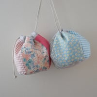 【１冊目著書の裁断済みキット】3.まるっこい巾着 (ピンク&ブルーの2個セット)
