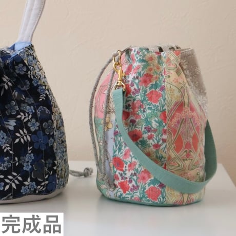 【3冊目著書 完成品】５.スリムなハギレたちのふんわり丸底巾着バッグ