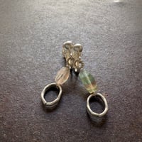 アンティークシルバーとヴィンテージビーズのイヤリング