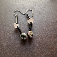 ローズクォーツとビンテージビーズのピアス