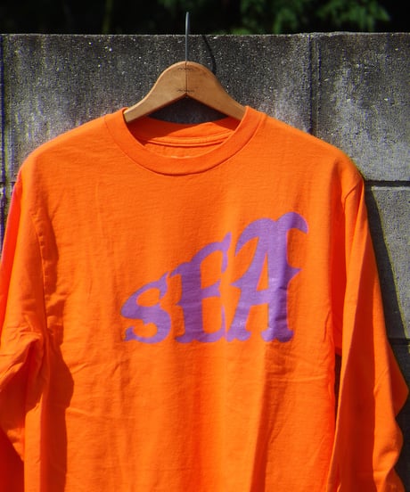 "THE DAY ON THE BEACH"Long Sleeve Tee