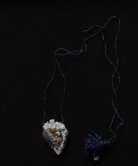 Antonia Rossi (Antomoon)/ Artisan Embroidered Heart Necklaceネックレス / An-26027