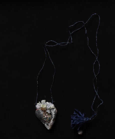 Antonia Rossi (Antomoon)/ Artisan Embroidered Heart Necklaceネックレス / An-26027