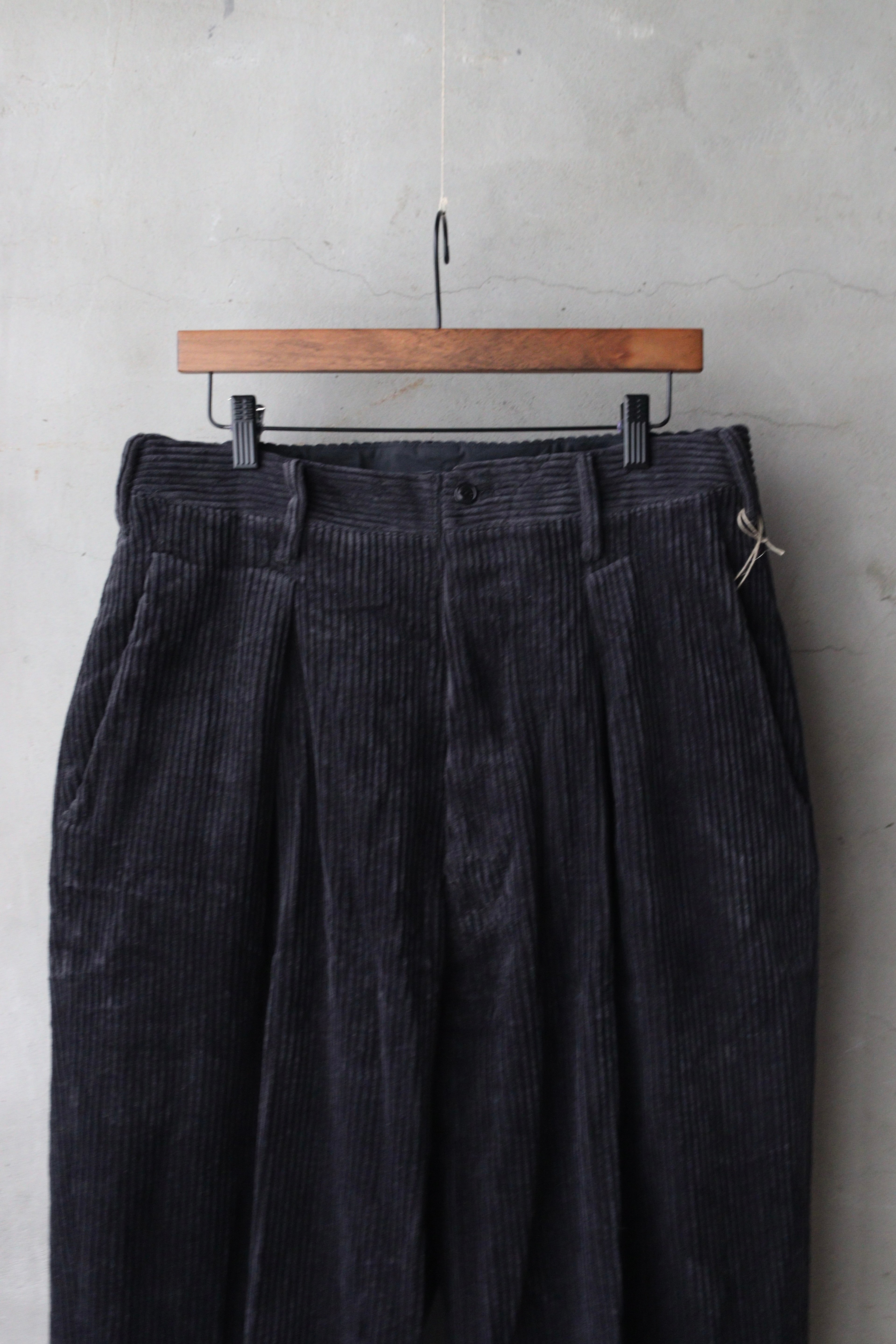 KLASICA クラシカ / Wide and tapered silent Trousers