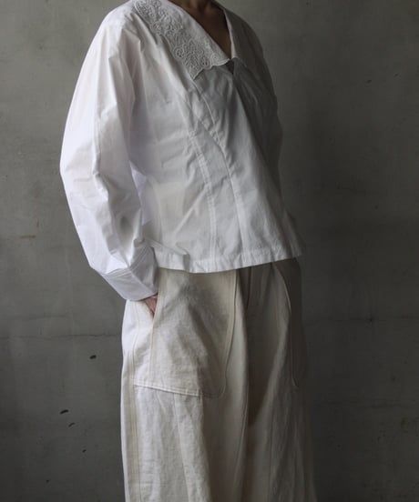 NATIVE VILLAGE ネイティブヴィレッジ / No.5 Simple longing 刺繍襟プルブラウス/ na-26020