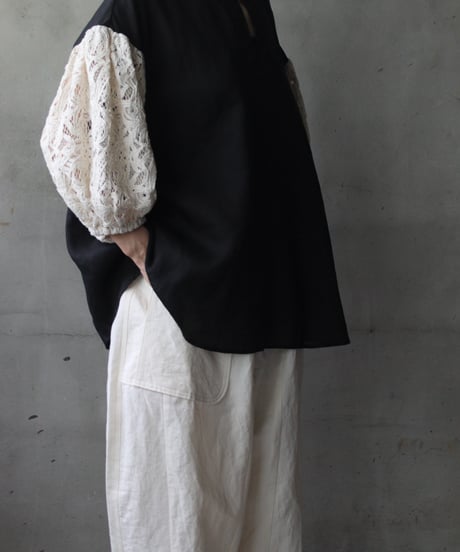 cavane キャヴァネ / Blouse with voluminous sleevesブラウス / ca-26126