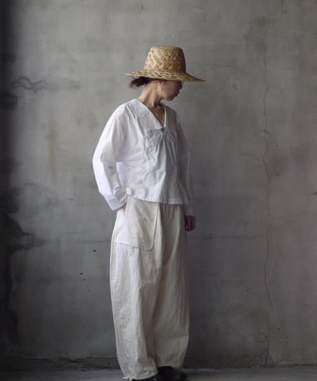 NATIVE VILLAGE ネイティブヴィレッジ / No.5 Simple longing 刺繍襟プルブラウス/ na-26020