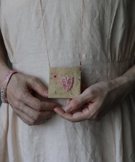 Antonia Rossi (Antomoon)/ Artisan Embroidered little pouch omamori vintage Necklaceネックレス / An-26021