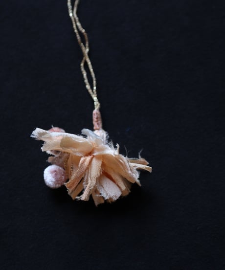 Antonia Rossi (Antomoon)/ Artisan Embroidered Heart Necklaceネックレス / An-26031