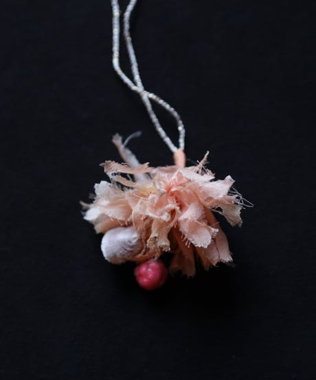 Antonia Rossi (Antomoon)/ Artisan Embroidered Heart Necklaceネックレス / An-26025A