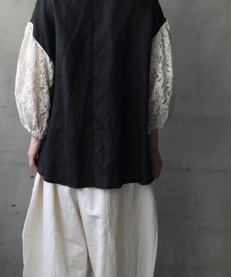 cavane キャヴァネ / Blouse with voluminous sleevesブラウス / ca-26126