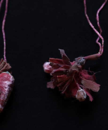 Antonia Rossi (Antomoon)/ Artisan Embroidered Heart Necklaceネックレス / An-26030