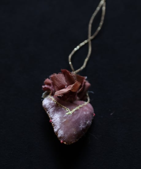 Antonia Rossi (Antomoon)/ Artisan Embroidered Heart Necklaceネックレス / An-26028