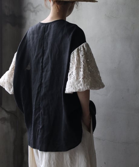 cavane キャヴァネ / Blouse with voluminous sleevesブラウス / ca-26126