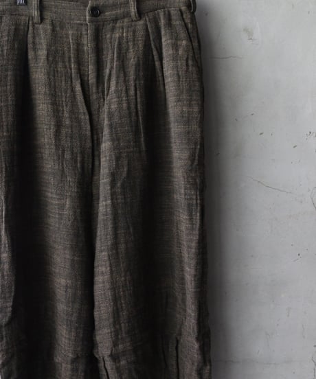 ALEKSANDR MANAMISアレクサンダーマナミ/ ROUGH POINT DART PANTパンツ/ am-26024