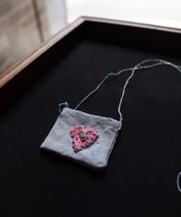 Antonia Rossi (Antomoon)/ Artisan Embroidered little pouch omamori vintage Necklaceネックレス / An-26024