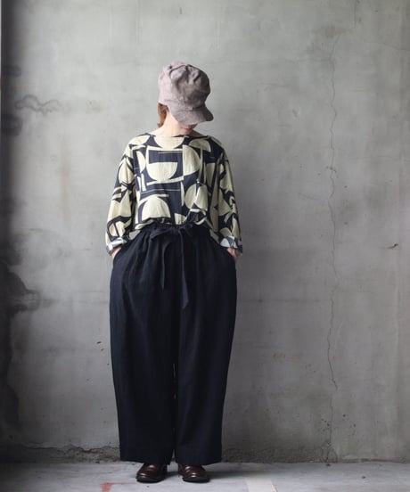 cavane キャヴァネ / Volume Wide Pants with Belt Linen100パンツ/ ca-26132